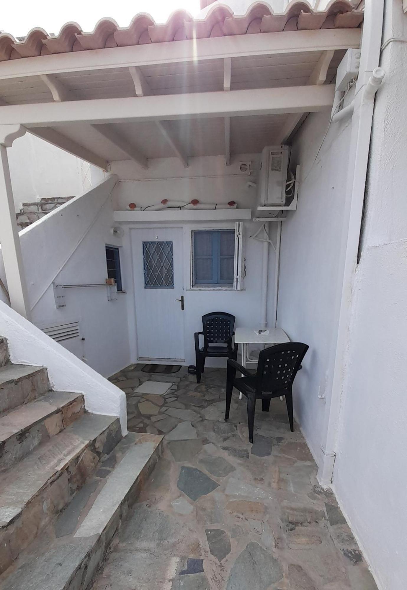 Thalassino Ageri Gialiskari  Phòng bức ảnh